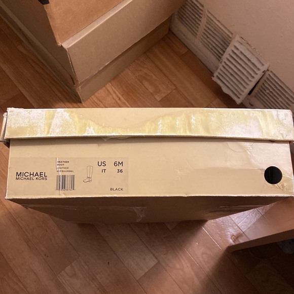 Michael Kors Boots - Picture 8 of 10